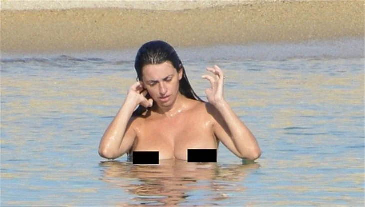 Penelope Cruz tatilde sereserpe!