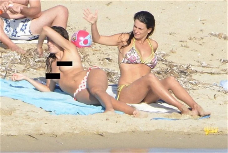 Penelope Cruz tatilde sereserpe!