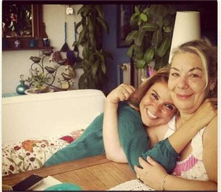 Annesi Gülben Ergen'in neyine katlanamıyor!