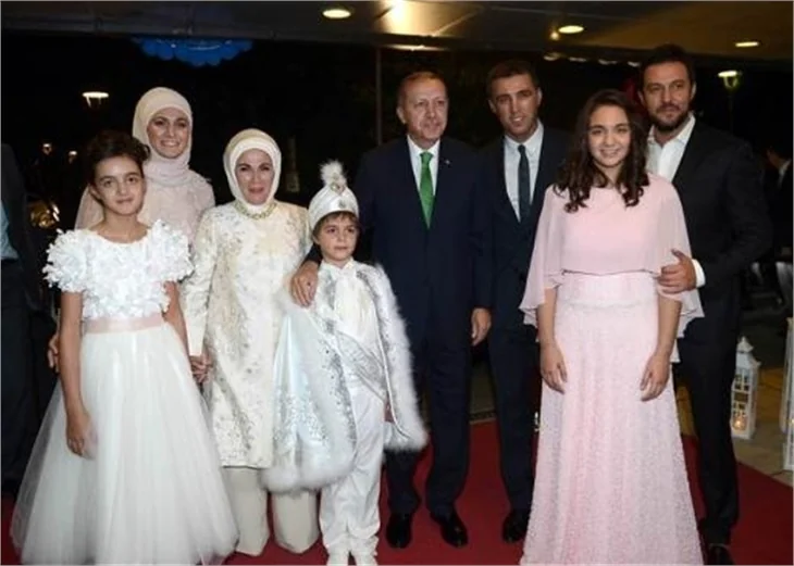 Başbakan Erdoğan Hakan Şükür'ün oğlunun sünnetine katıldı