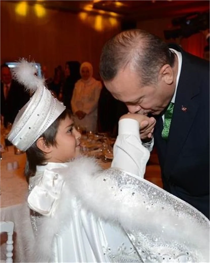 Başbakan Erdoğan Hakan Şükür'ün oğlunun sünnetine katıldı