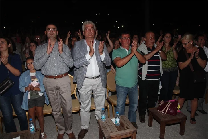 Alaçatı'da Serdar Ortaç rüzgarı!