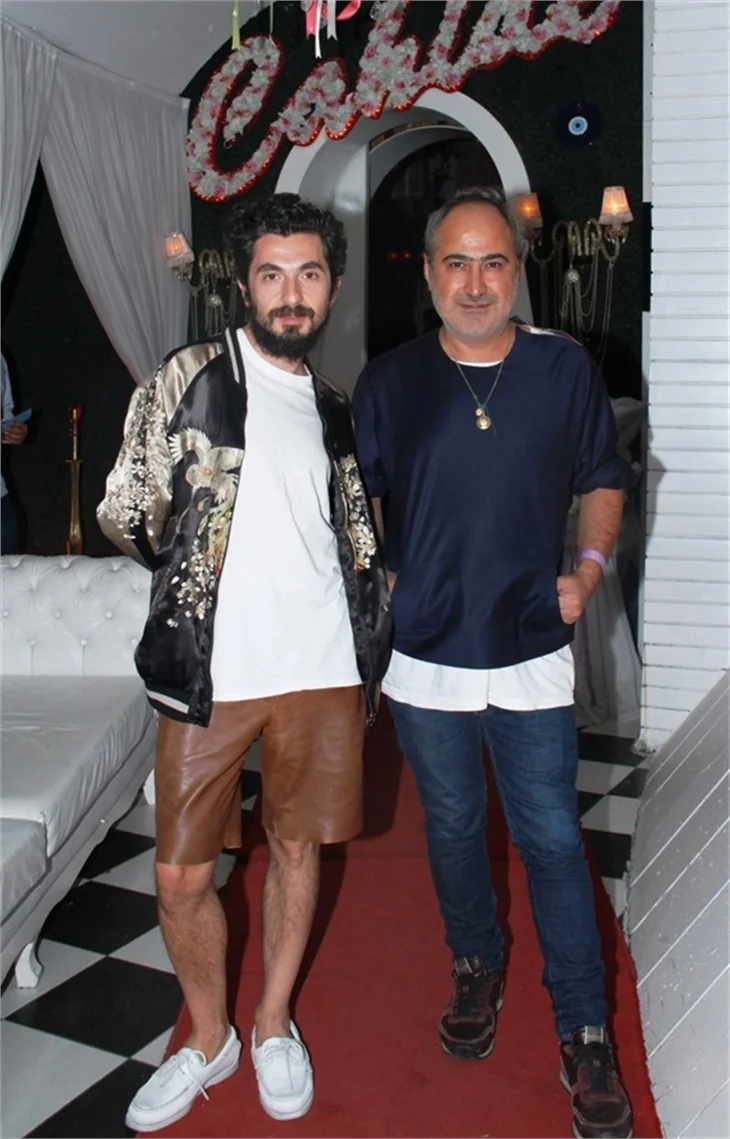 Cahide'de rekor bekarlığa veda!