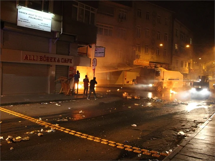 Beyoğlu'nda eylemcilere polis müdahale etti!