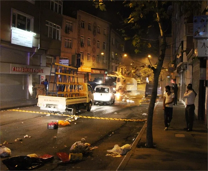 Beyoğlu'nda eylemcilere polis müdahale etti!