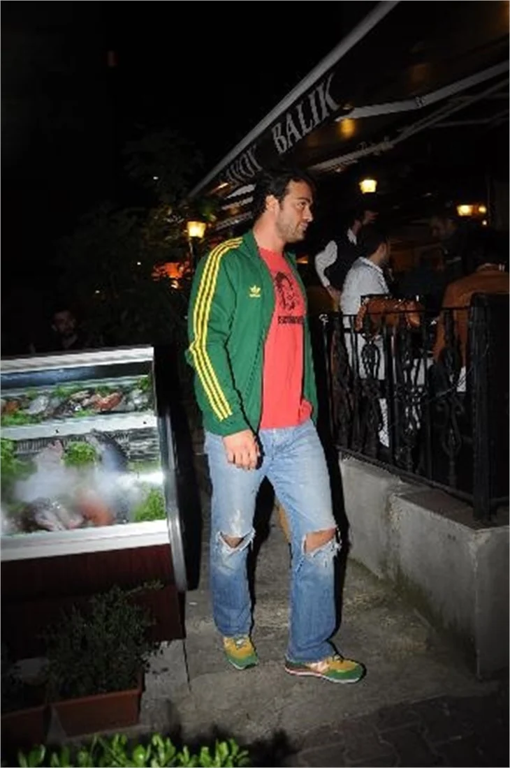 Sarp Levendoğlu 5 yıllık ilişkisini çabuk unuttu!