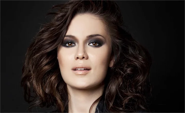 Fahriye Evcen: Benimki biraz daha uçarı bir Feride