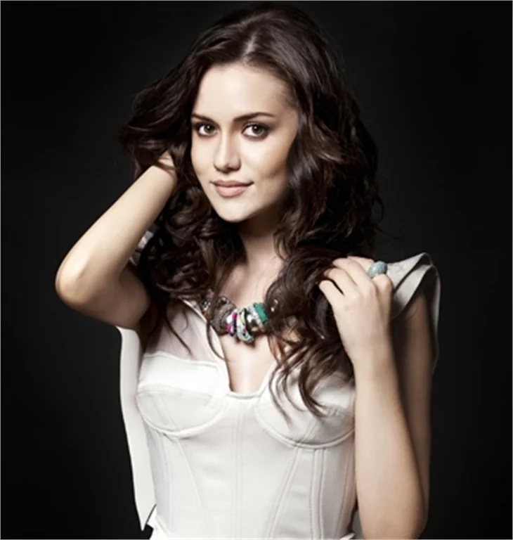 Fahriye Evcen: Benimki biraz daha uçarı bir Feride