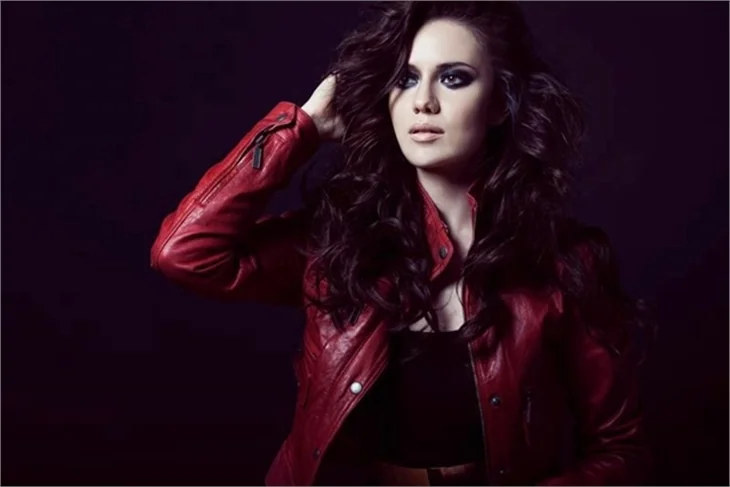 Fahriye Evcen: Benimki biraz daha uçarı bir Feride