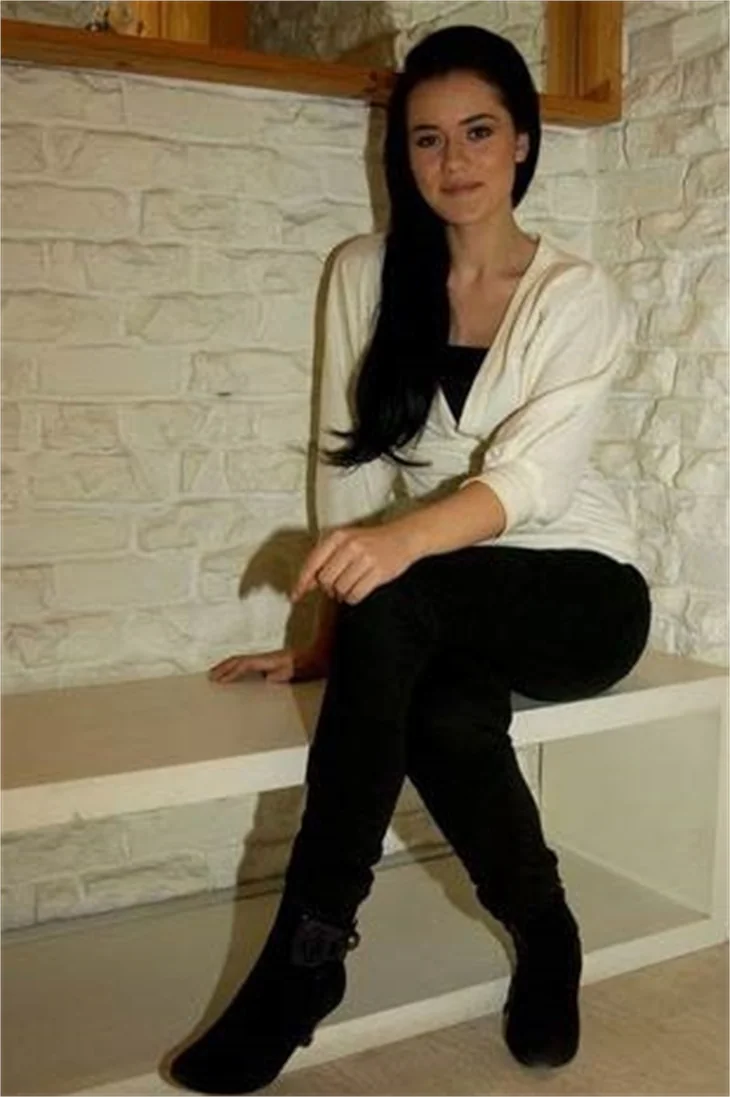 Fahriye Evcen: Benimki biraz daha uçarı bir Feride