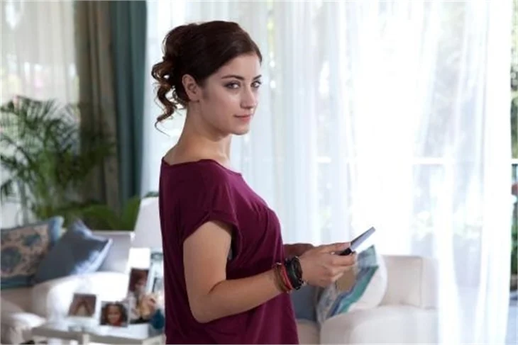 Hazal Kaya: Oyunculuğu beceremiyorum!