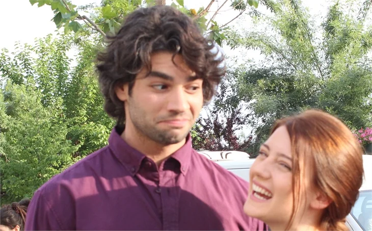 ''Kokoş kızların şansı yok''