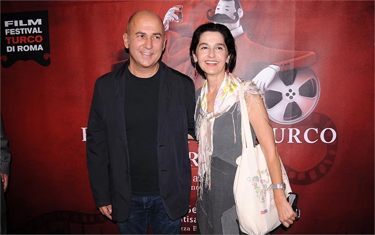 Hazal Kaya, İtalyanlar'ı büyüledi!
