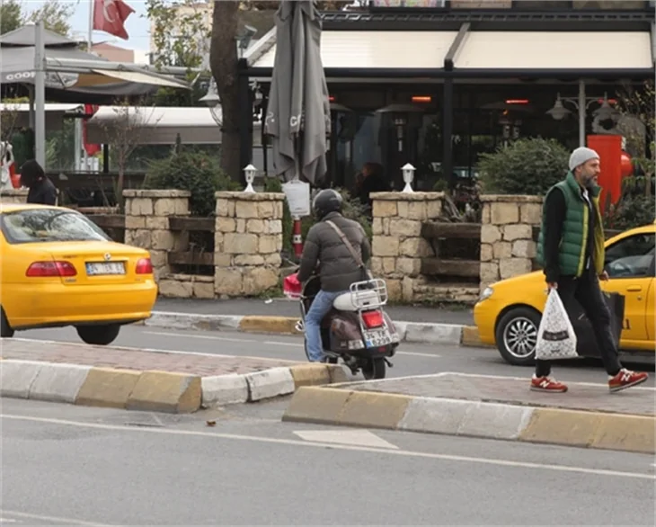 İlker Aksum trafik kurallarını hiçe saydı!