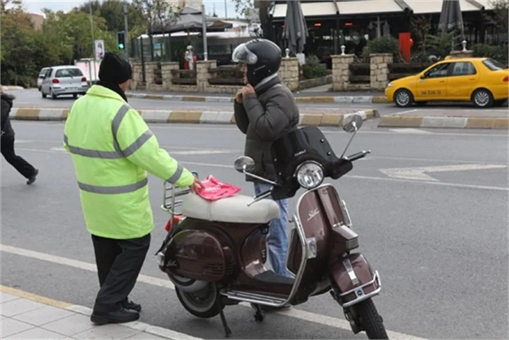 İlker Aksum trafik kurallarını hiçe saydı!