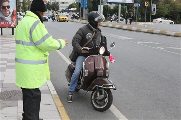 İlker Aksum trafik kurallarını hiçe saydı!