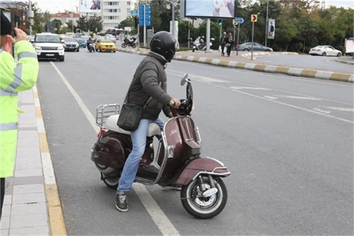 İlker Aksum trafik kurallarını hiçe saydı!