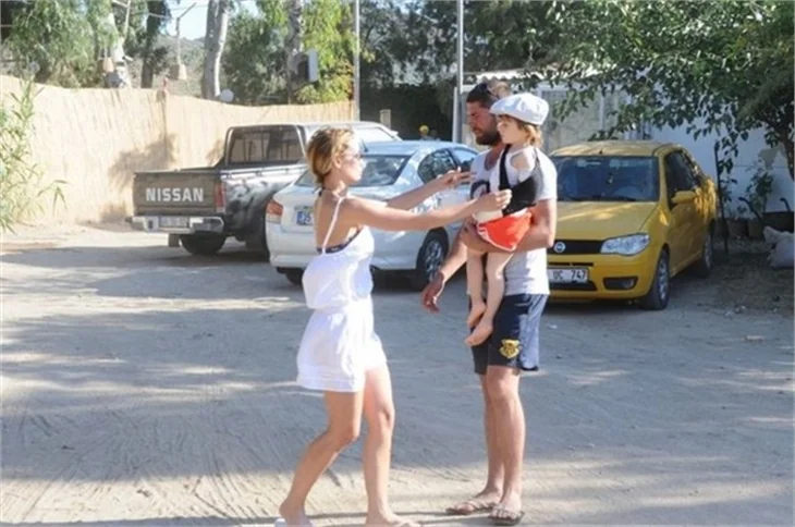 Gamze Özçelik ve Mert Öcal'ı evlilik sorusu gerdi!
