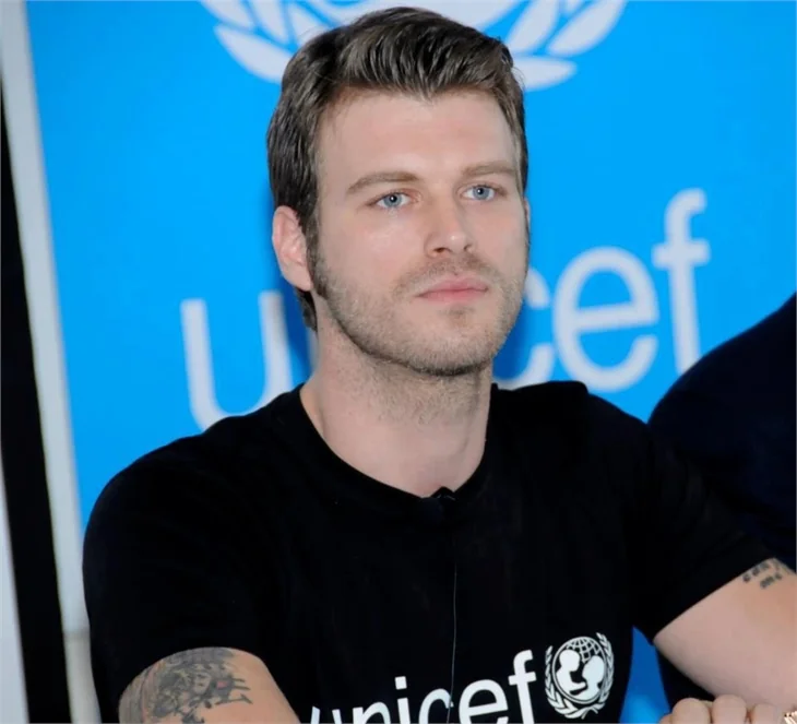 Kıvanç Tatlıtuğ, Fransa'da 'ev'leniyor!