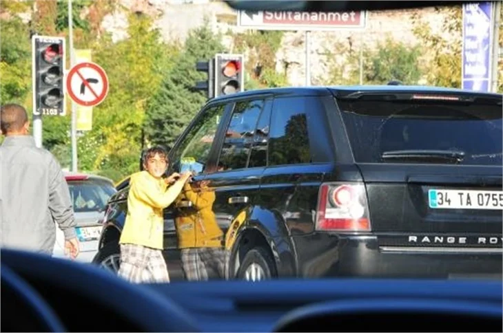 Russell Crowe'yi mekandan içeri almadılar!