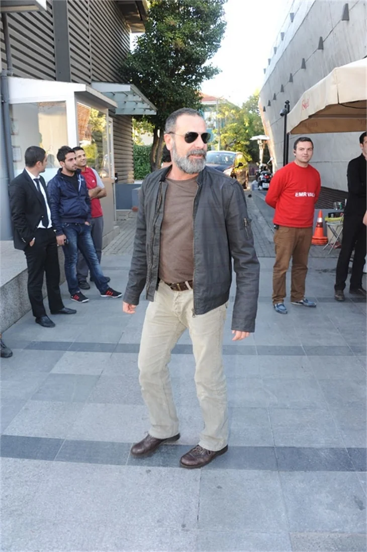 Cem Yılmaz'dan baklava jesti!