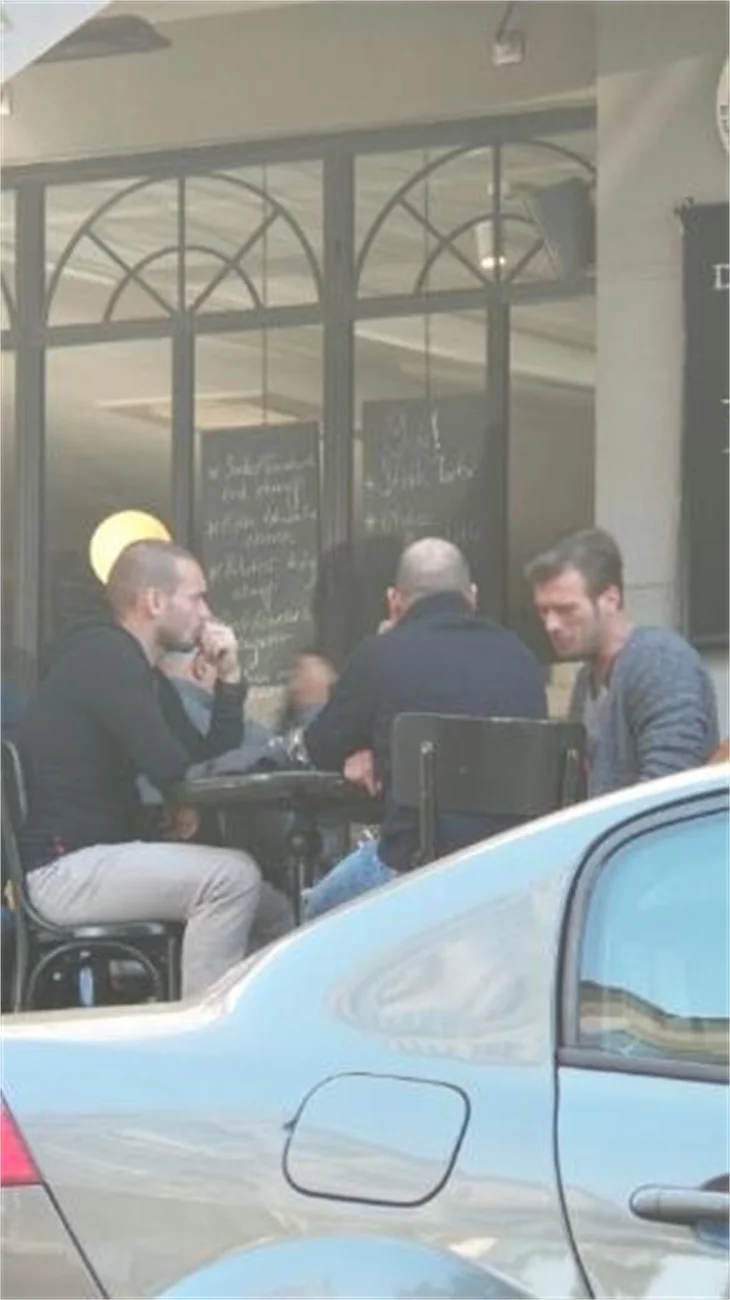 Kıvanç Tatlıtuğ ile Sneijder'i bu reklam bir araya getirdi!