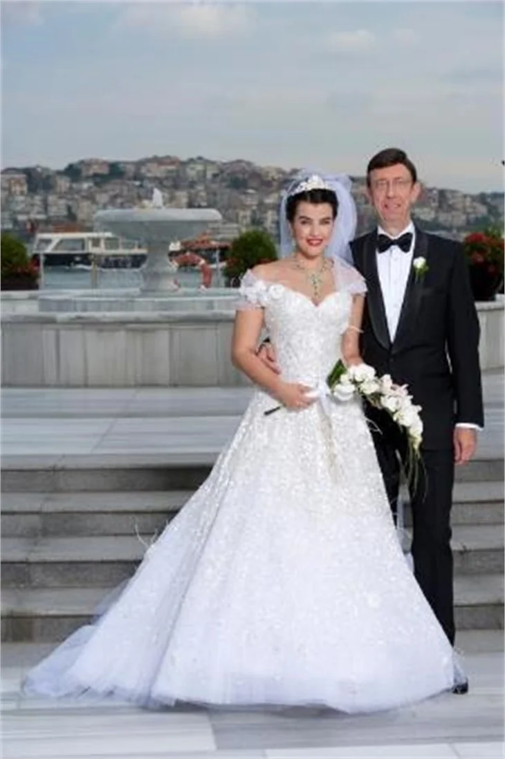 Şahnaz Çakıralp, Murat Öncel'le parası için evlenmiş!