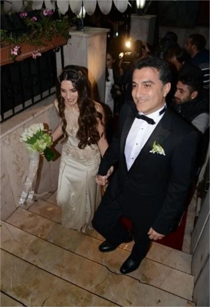 Nur Fettahoğlu, Levent Veziroğlu'yla dünya evine girdi!