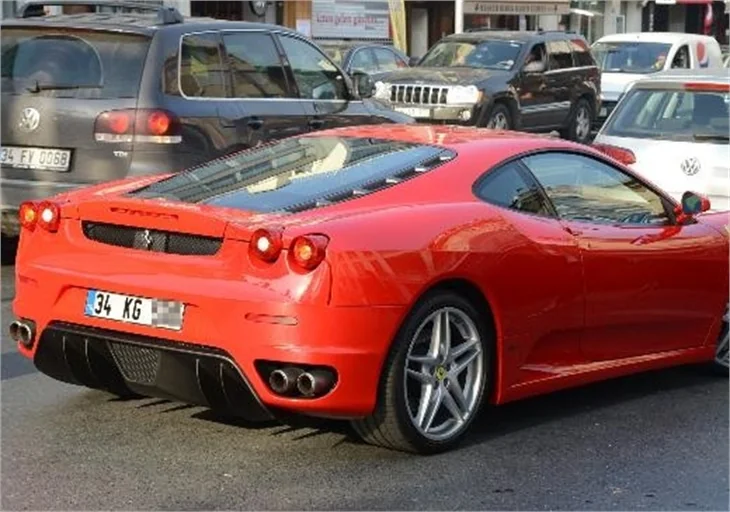 Kerem Gönlüm Ferrari'den öyle bir çıktı ki!