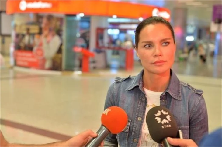 Ebru Şallı-Sinan Akçıl aşkı reklam mı?