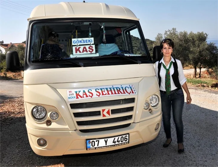 "Kaş" yaparken göz çıkarmıyor