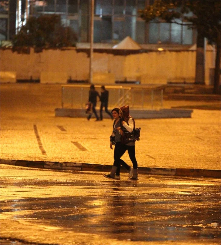 İstanbul'u yağmur vurdu: 1 ölü