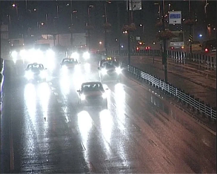 İstanbul'u yağmur vurdu: 1 ölü