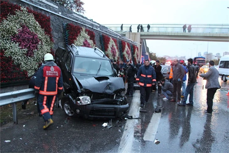 İstanbul'u yağmur vurdu: 1 ölü