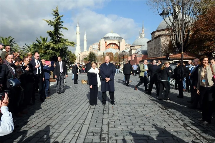 Kral ve Kraliçe Sultanahmet'te
