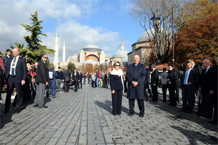 Kral ve Kraliçe Sultanahmet'te