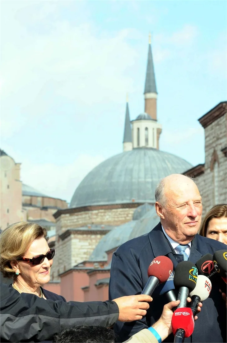Kral ve Kraliçe Sultanahmet'te