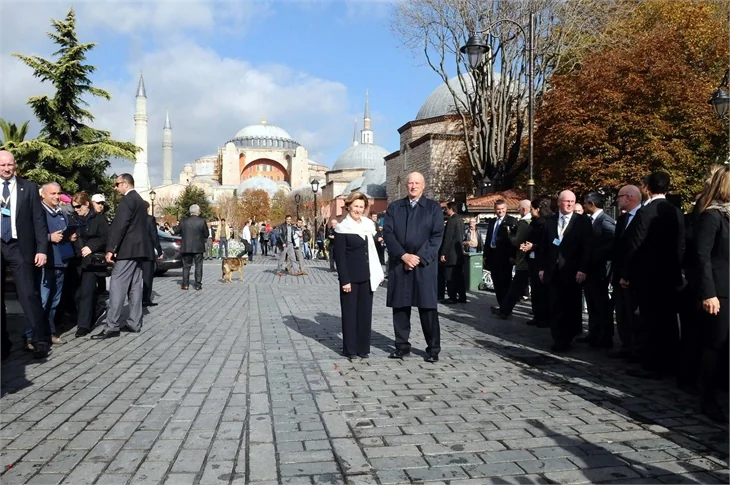 Kral ve Kraliçe Sultanahmet'te