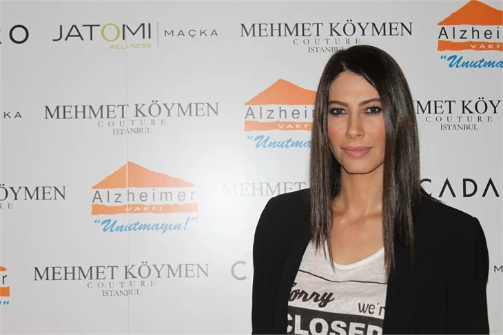 Mehmet Köymen'den Alzheimer Vakfı yararına defile!