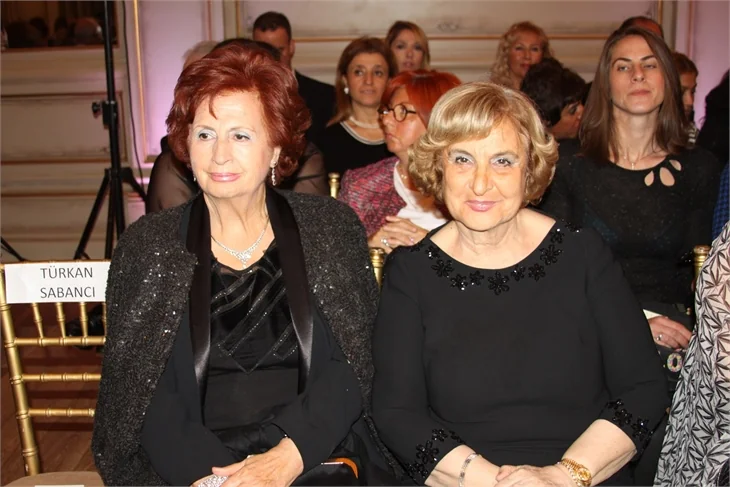 Mehmet Köymen'den Alzheimer Vakfı yararına defile!