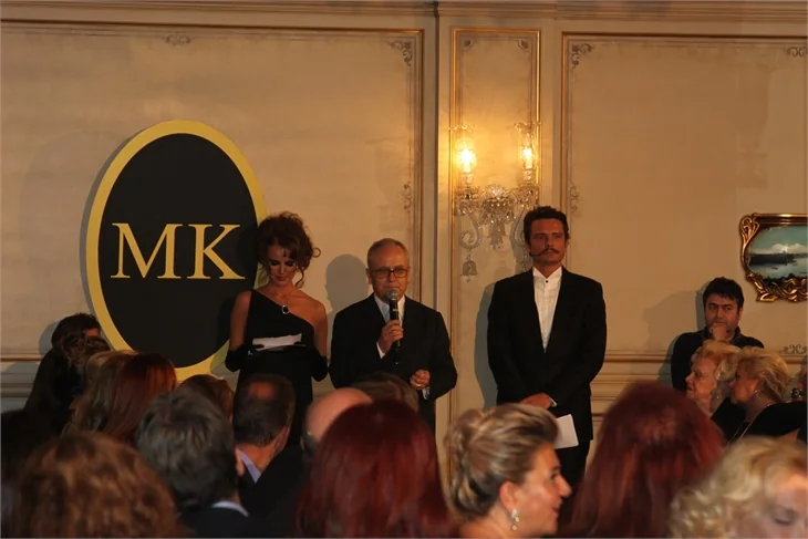 Mehmet Köymen'den Alzheimer Vakfı yararına defile!