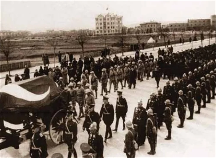 Ata'm izindeyiz..