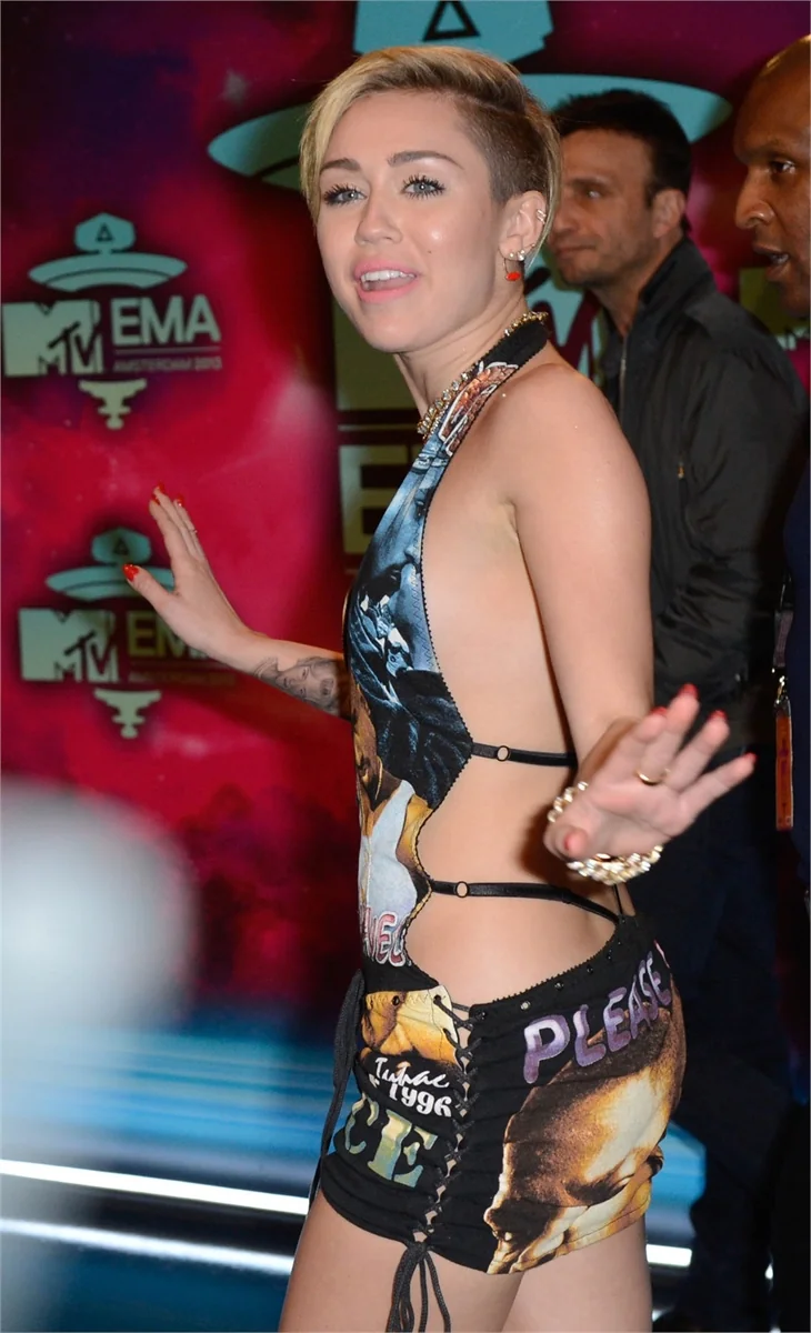 Miley'den mesaj var!