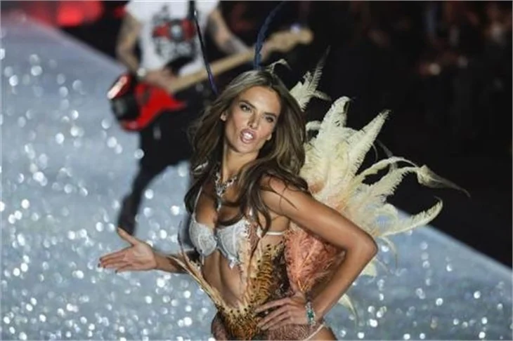 2013 Victoria's secret defilesi!