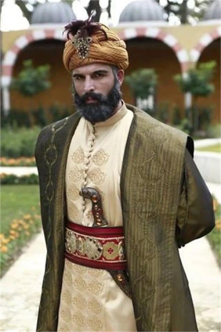 Mehmet Akif Alakurt dizi bitti sakallarını kesti!