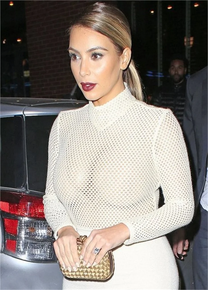 Kim Kardashian kiloları verdi eski günlerine döndü!