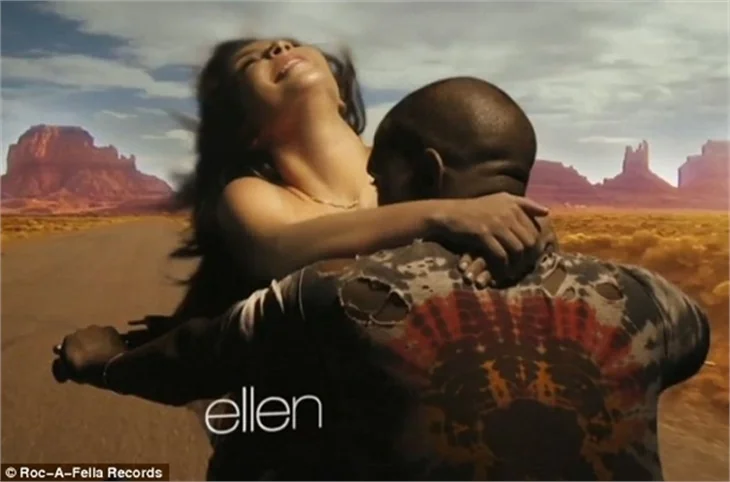 Kim ve Kanye klipte seviştiler!