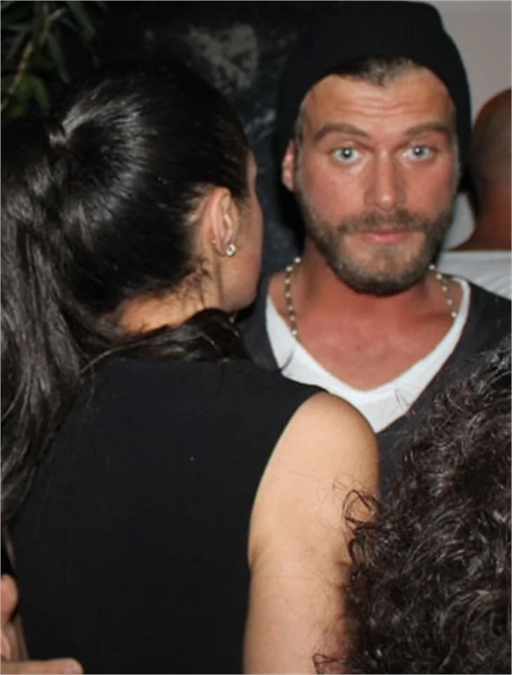 Kıvanç Tatlıtuğ partilerden vazgeçemiyor!