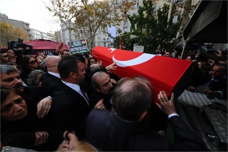 Nejat Uygur son yolculuğuna uğurlandı