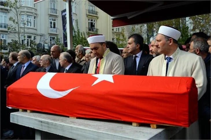 Nejat Uygur son yolculuğuna uğurlandı